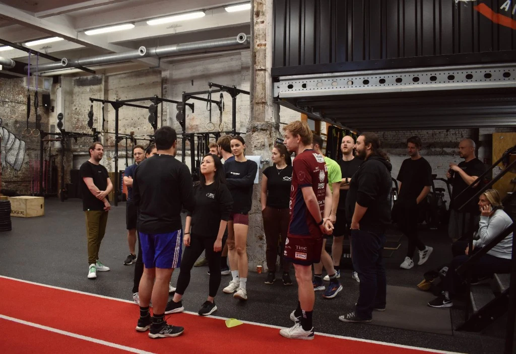 9ID team in a group workout